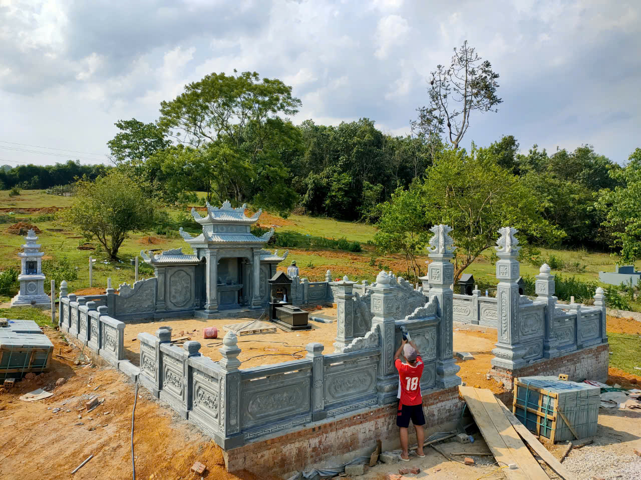 tư vấn thiết kế khu lăng mộ đá hợp phong thủy tại Tinh Hoa Đá Mỹ Nghệ